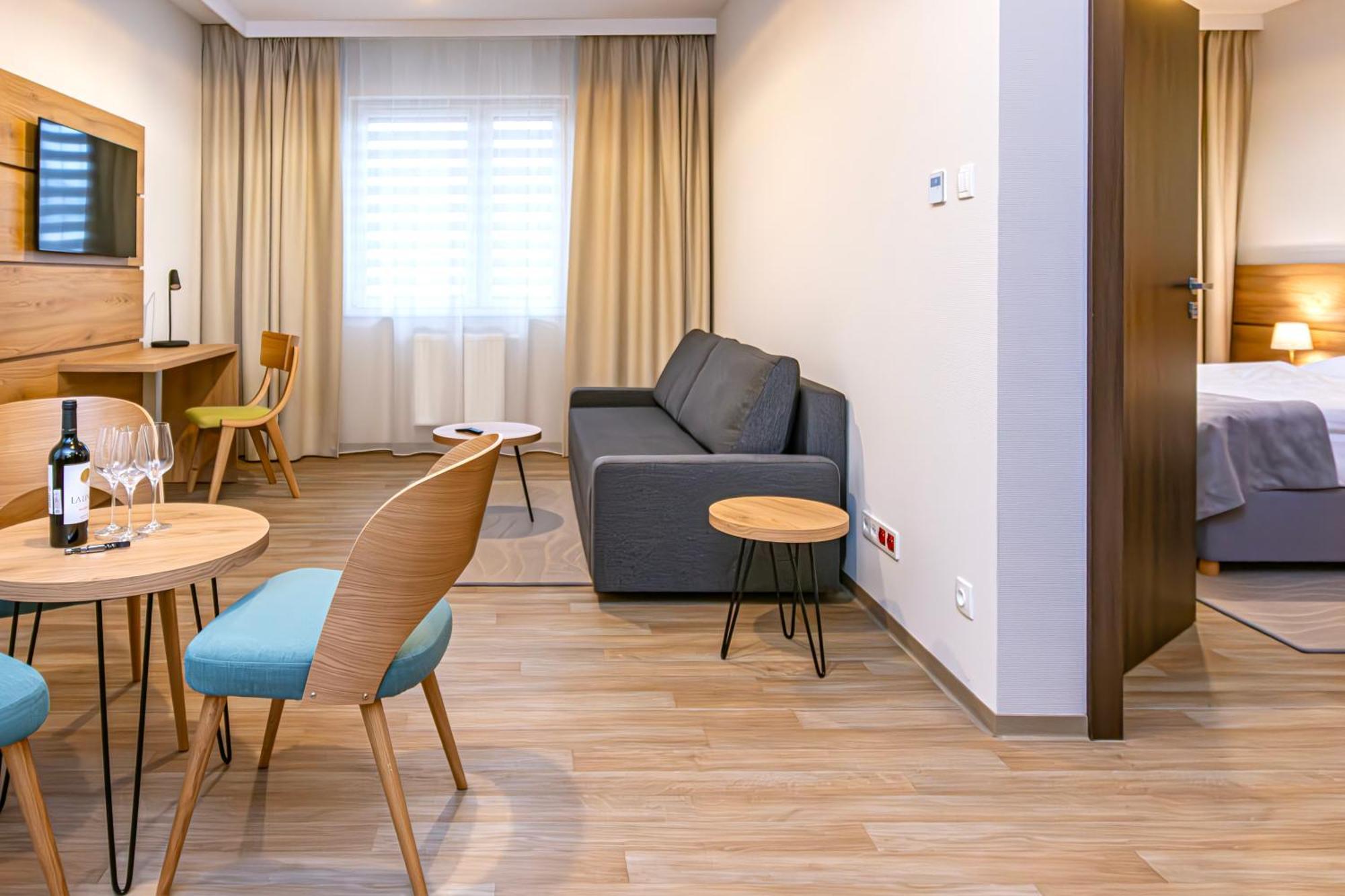 Novy Hotel เจโลนากูรา ภายนอก รูปภาพ