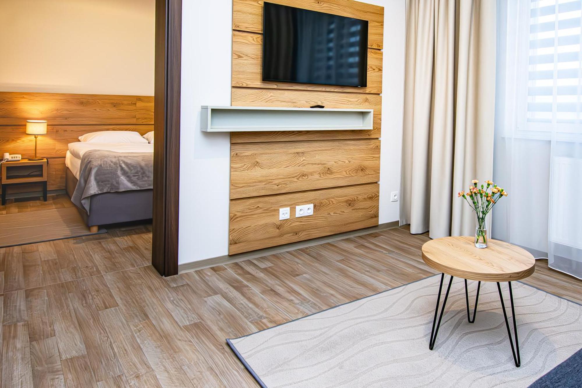 Novy Hotel เจโลนากูรา ภายนอก รูปภาพ